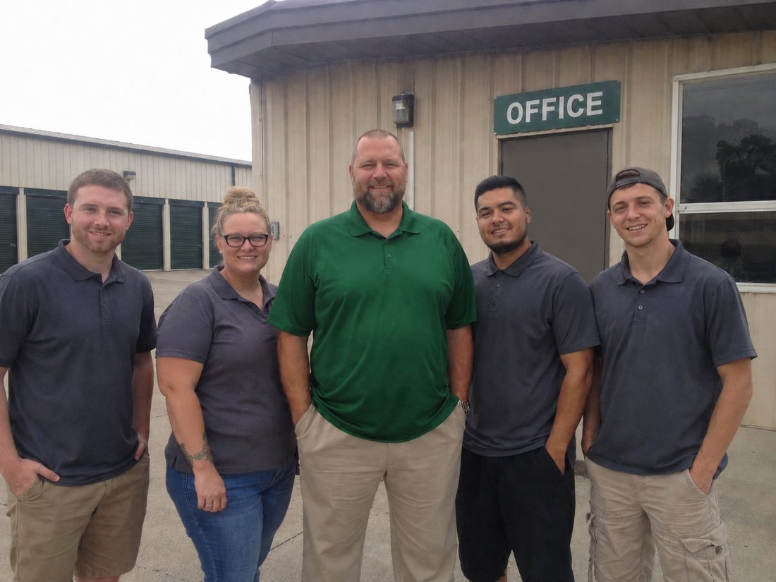 Pest control professionals in Lawrence, IN